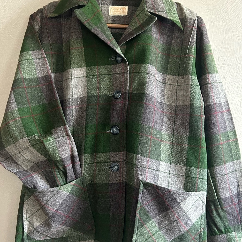 Pendleton 1950 Women Green and Brown Tartan Pea Coat. Sz Large. 100% Virgin Wool